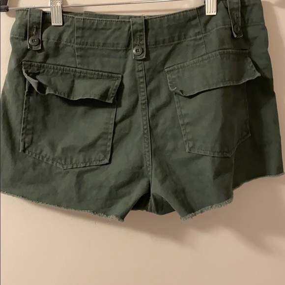 Shorts - Picture 4 of 4